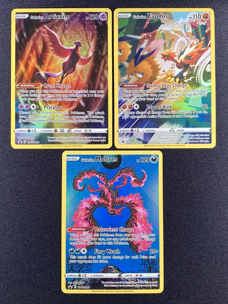 Pokemon Galarian Bird Trio Set Crown Zenith Promo - Articuno, Zapdos & Moltres (3st kort)