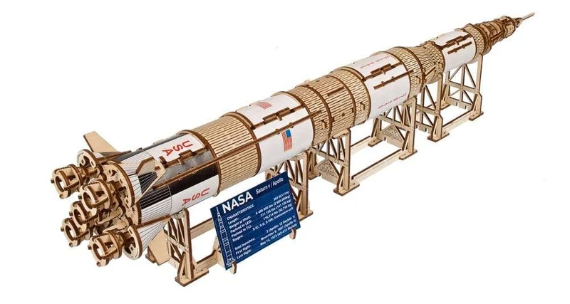 NASA Saturn V 3D-pussel i trä från Ugears