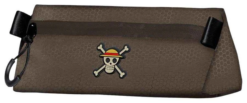 One Piece Triangulärt Pennfodral OP – Officiellt Licensierad från Karactermania